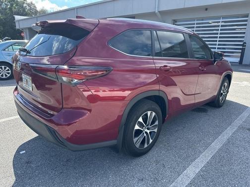 2024 Toyota Highlander XLE