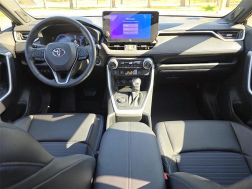 2024 Toyota RAV4 Hybrid SE