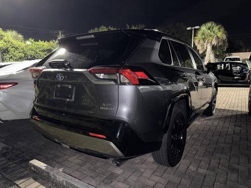 2024 Toyota RAV4 Hybrid SE