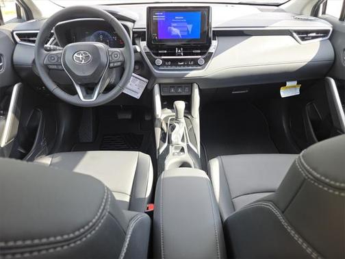 2025 Toyota Corolla Cross XLE