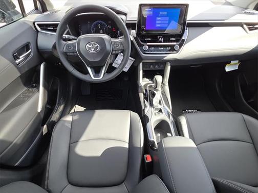 2025 Toyota Corolla Cross XLE