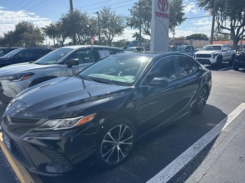 2019 Toyota Camry SE
