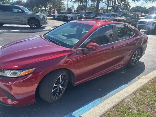 2018 Toyota Camry SE