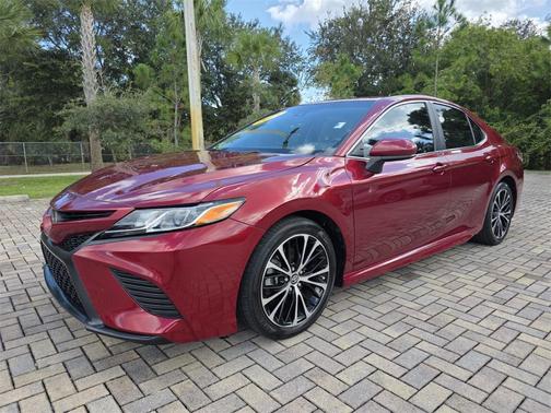 2018 Toyota Camry SE