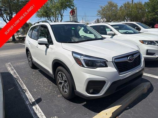 Crystal White Pearl 2021 Subaru Forester Premium