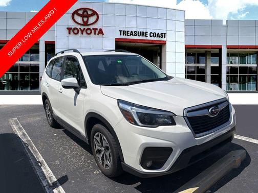 Crystal White Pearl 2021 Subaru Forester Premium