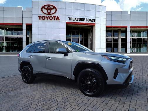 2025 Toyota RAV4 Hybrid SE