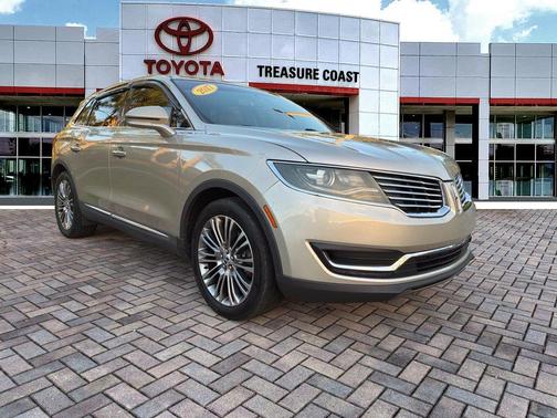 Palladium White Gold Metallic 2017 Lincoln MKX Reserve