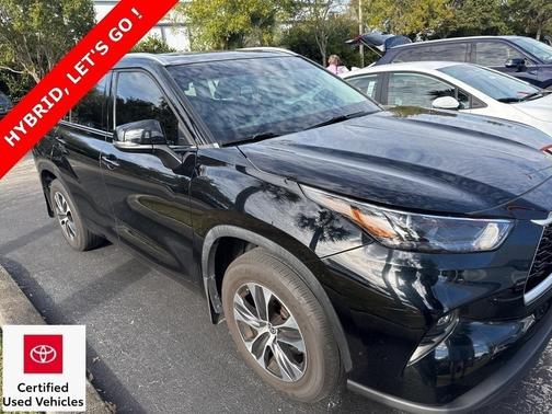 2022 Toyota Highlander Hybrid XLE