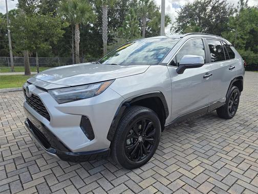 2023 Toyota RAV4 Hybrid SE