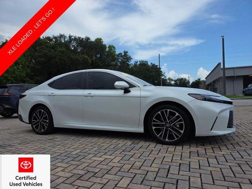 Wind Chill Pearl 2025 Toyota Camry XLE