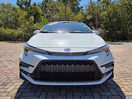 Wind Chill Pearl 2025 Toyota Corolla SE