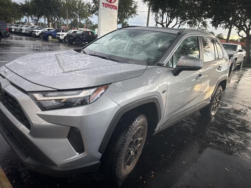 2025 Toyota RAV4 XLE