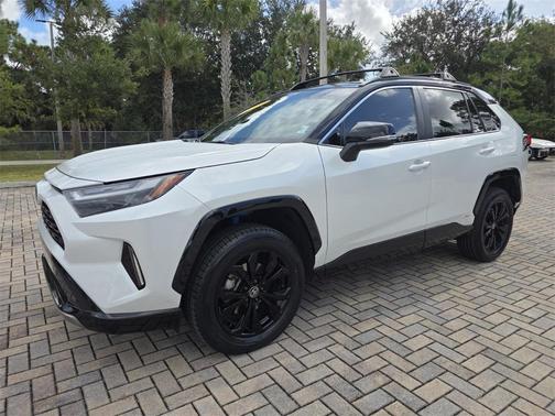 2023 Toyota RAV4 Hybrid SE