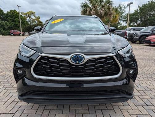 2022 Toyota Highlander Hybrid XLE
