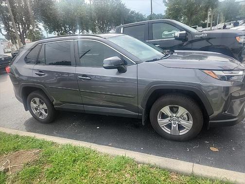 2022 Toyota RAV4 XLE