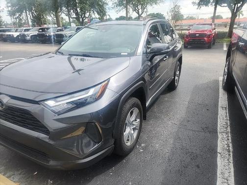 2022 Toyota RAV4 XLE
