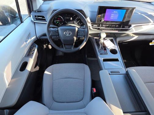 Blueprint 2026 Toyota Sienna LE