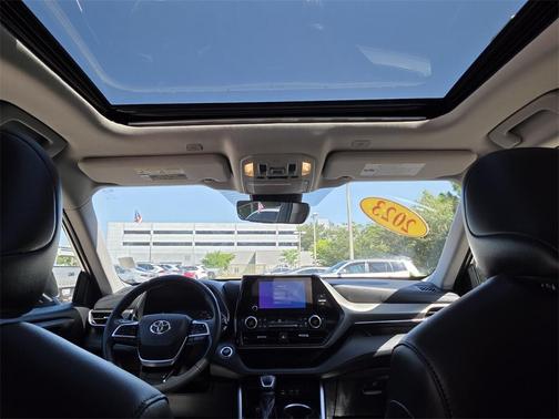 2023 Toyota Highlander XLE