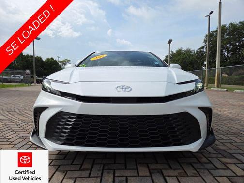 Ice Cap 2026 Toyota Camry SE