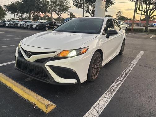 2023 Toyota Camry SE