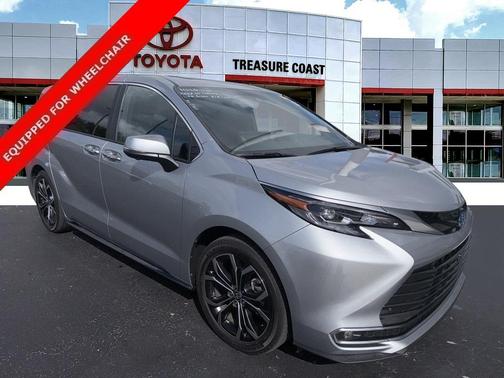 2025 Toyota Sienna Platinum