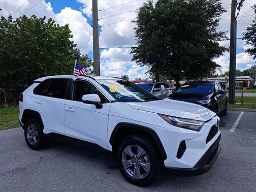 2022 Toyota RAV4 XLE