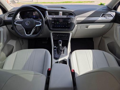 Atlantic Blue Metallic 2022 Volkswagen Tiguan 2.0T SE 4MOTION