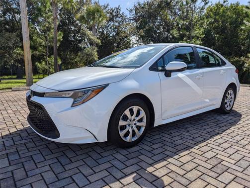 2022 Toyota Corolla LE