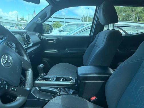 Super White 2017 Toyota Tacoma TRD Sport