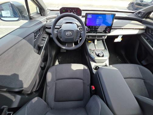 Wind Chill Pearl 2026 Toyota C-HR XSE
