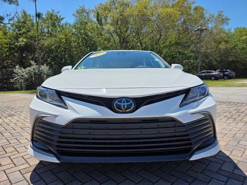 Ice Cap 2023 Toyota Camry LE