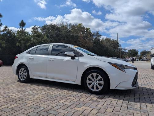 2025 Toyota Corolla LE