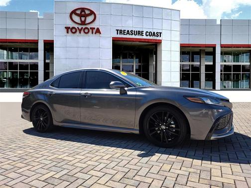 2024 Toyota Camry Hybrid SE