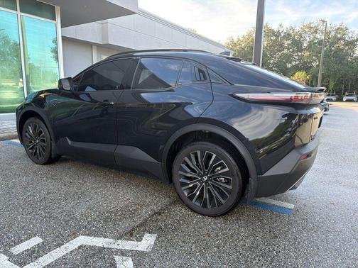 Midnight Black Metallic 2026 Toyota C-HR XSE