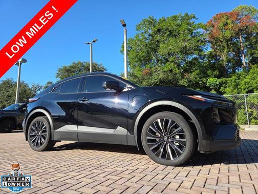 Midnight Black Metallic 2026 Toyota C-HR XSE