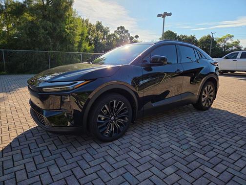 Midnight Black Metallic 2026 Toyota C-HR XSE