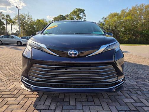 Blueprint 2021 Toyota Sienna Limited 7-Passenger