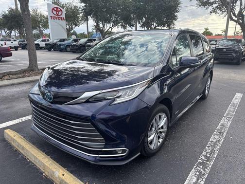 2021 Toyota Sienna Limited 7-Passenger