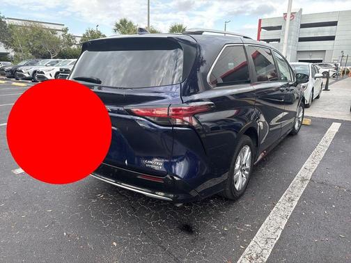 2021 Toyota Sienna Limited 7-Passenger