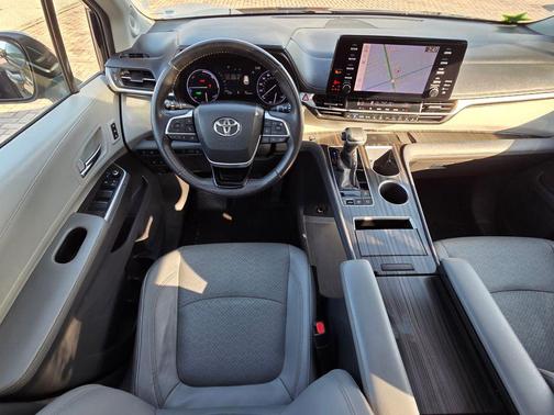 Blueprint 2021 Toyota Sienna Limited 7-Passenger