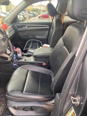 2022 Volkswagen Atlas 3.6L SE w/Technology