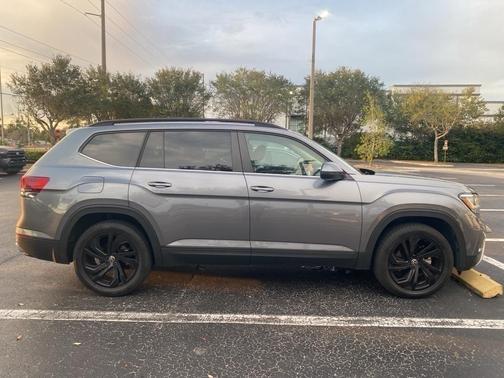 2022 Volkswagen Atlas 3.6L SE w/Technology