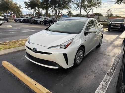 2020 Toyota Prius LE
