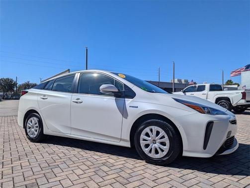 2020 Toyota Prius LE
