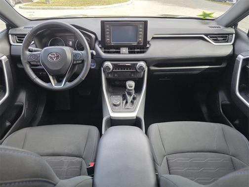 2022 Toyota RAV4 Hybrid SE