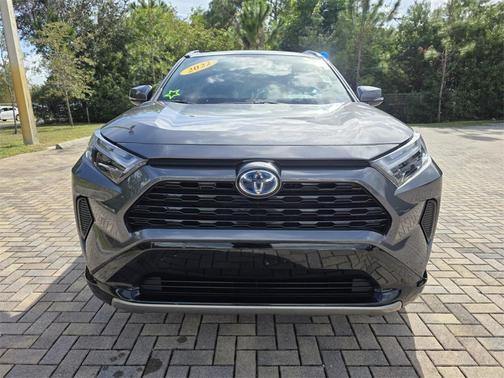 2022 Toyota RAV4 Hybrid SE