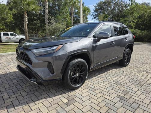 2022 Toyota RAV4 Hybrid SE
