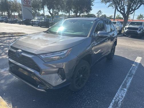 2022 Toyota RAV4 Hybrid SE