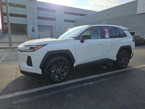 Ice Cap 2026 Toyota RAV4 XLE Premium